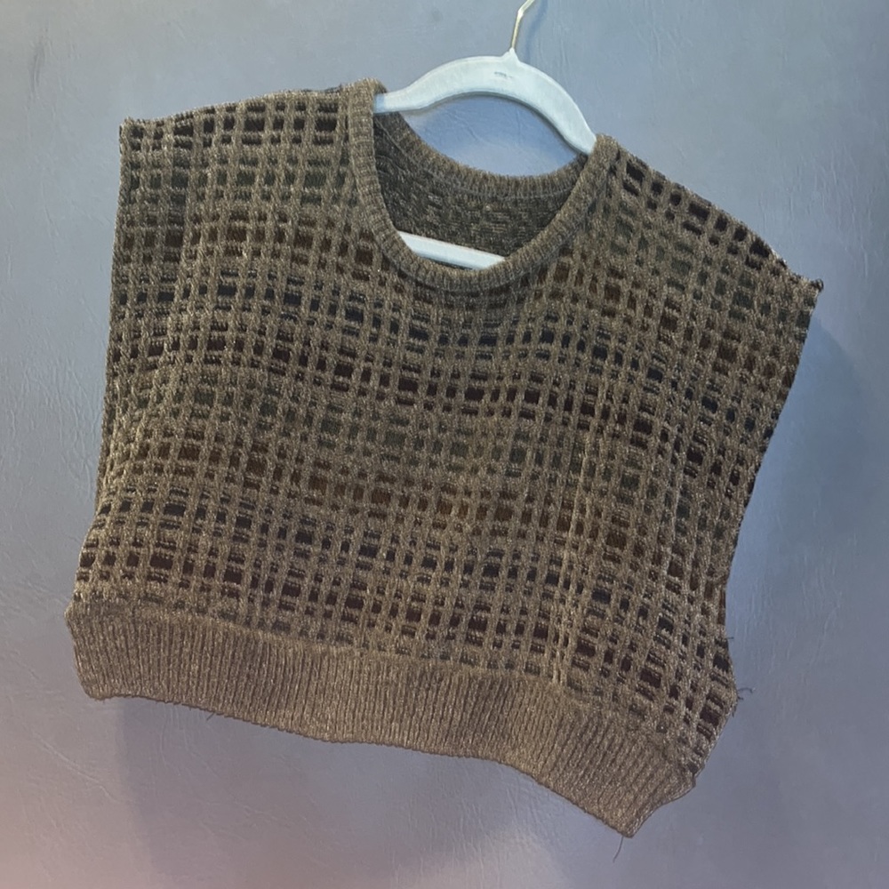 Cropped brown sweater vest! - Picture 2 of 3